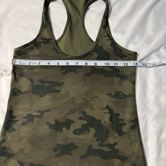 Lululemon Cool Racerback in Fatigue Green Size 4 (best guess, no tag or dot) - Picture 5 of 8